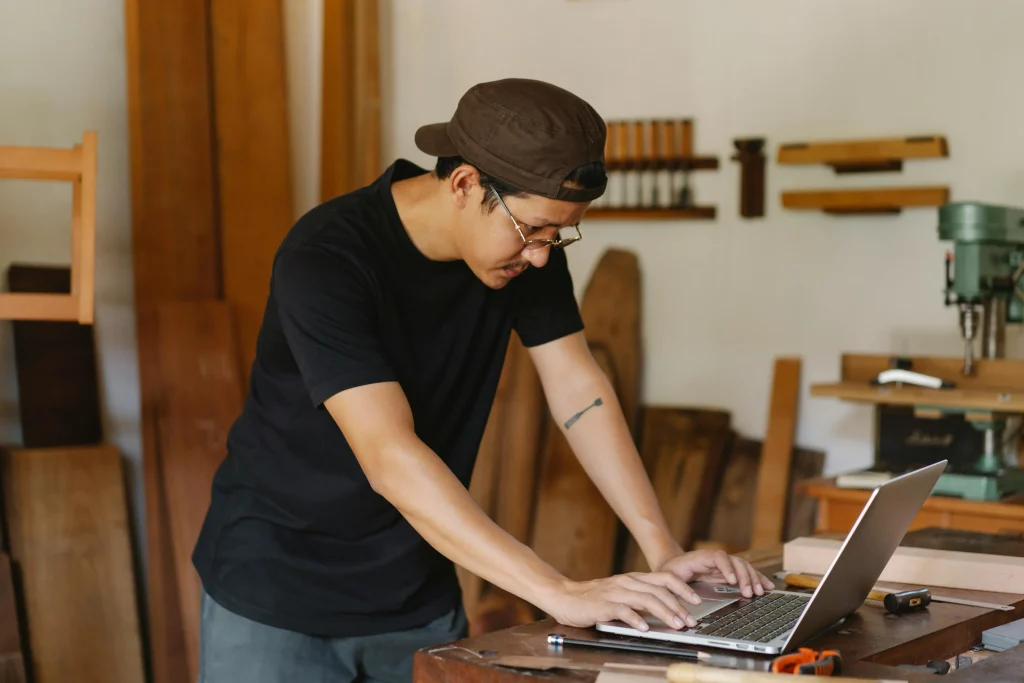 Artisan présent sur le web en 2024